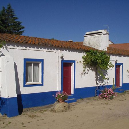 Monte Da Serralheira Agro Turismo Évora Dış mekan fotoğraf