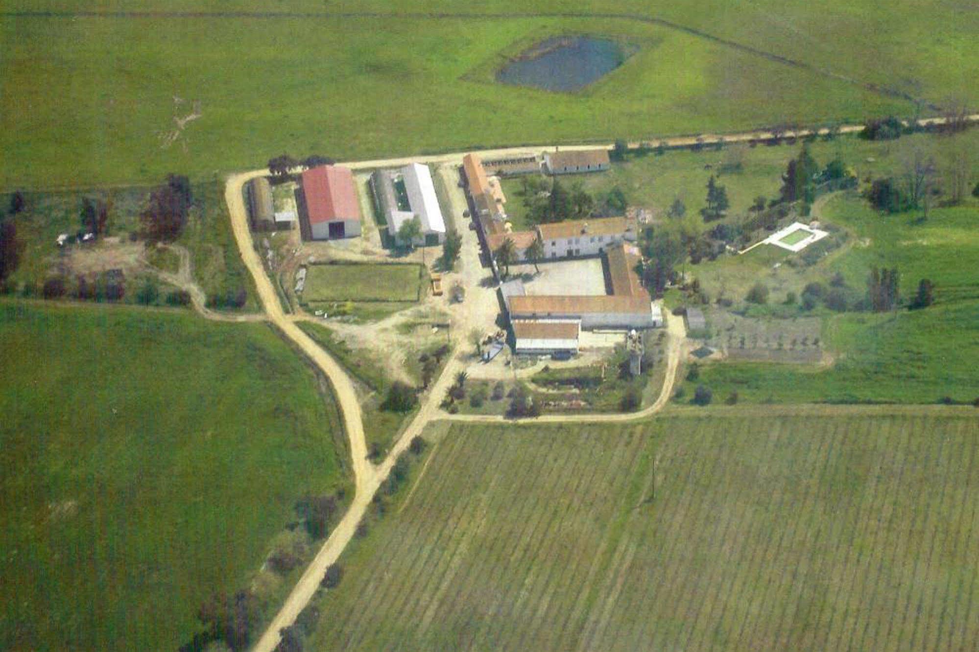 Monte Da Serralheira Agro Turismo Évora Dış mekan fotoğraf